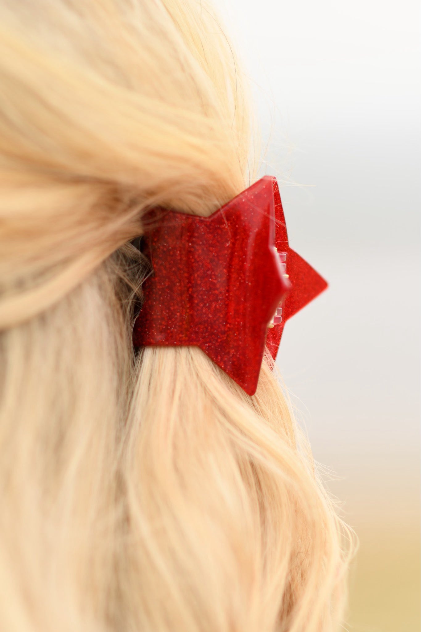 RTS Red Glitter Star Clip