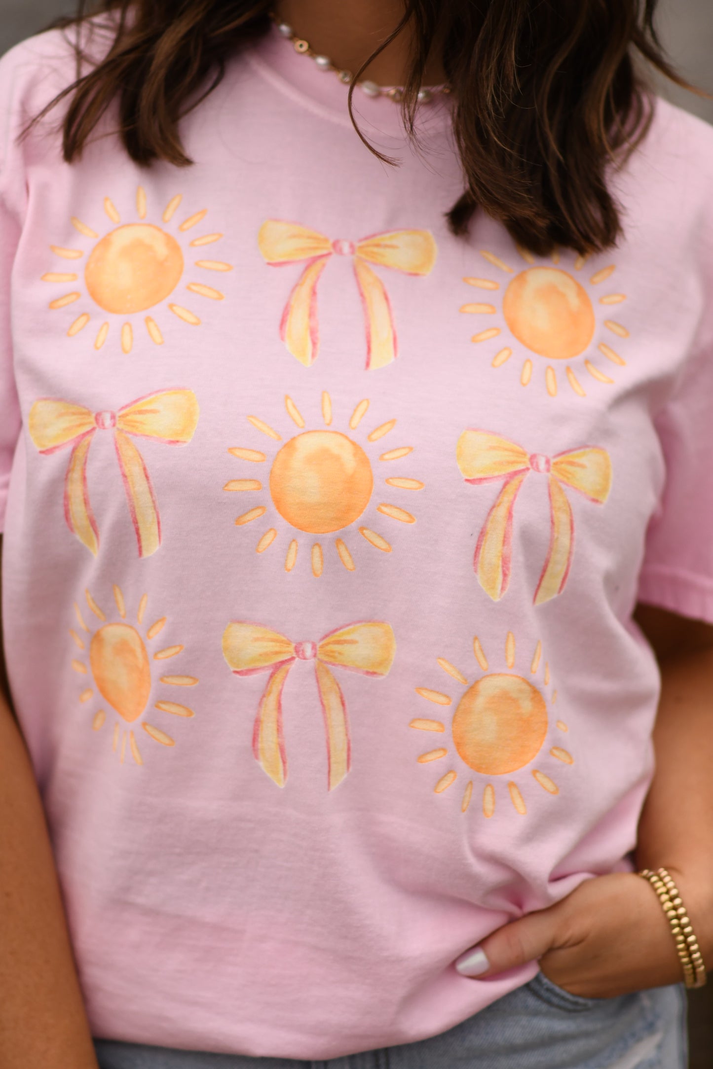 Sun And Bows Tee